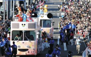 和歌山市でディズニーパレード開催！ダッフィーバスも！11/23（日）