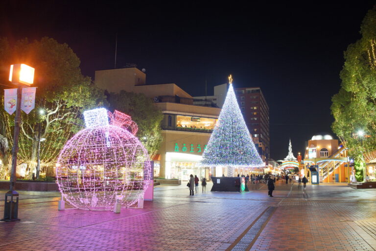 多摩センター「冬イルミ点灯式」ハローキティとしまじろうの共演も！
