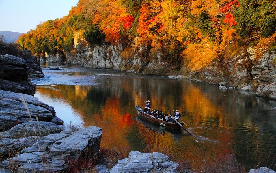 紅葉スポットの聖地 秩父鉄道沿線「長瀞紅葉まつり」開催中!