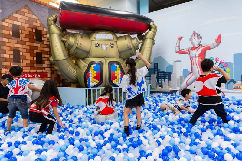 ウルトラマンの世界観で遊ぶ「ウルトラアスレチック横浜」が10周年!