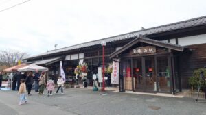 JR宝珠山駅が「こどものえき」に変身！ 旧ホームがミュージアムに！