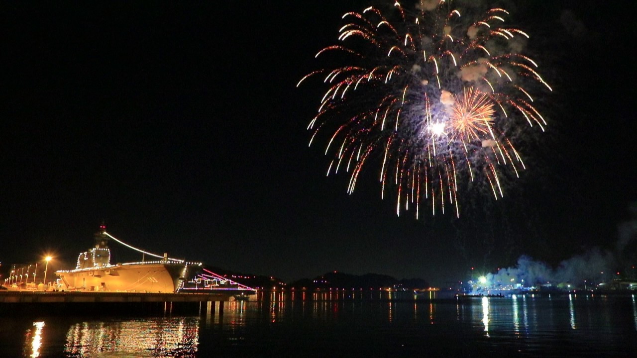 横須賀で新年のカウントダウン！ 汽笛と花火で祝う軍港の年越し