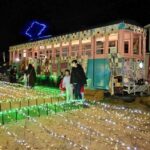 福島で「電車×ニットのイルミネーション」陣屋通りを鮮やかに彩る