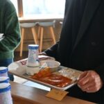 アルマイト食器で楽しむ「学校給食ケータリング」東京でスタート！