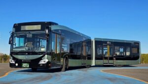 名古屋の新公共交通システム「SRT」（連節バス）習熟運転スタート！