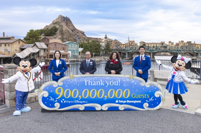 東京ディズニーランドとシー累計、入園者９億人！ 42年と266日で！