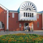 横浜市の「大佛次郎記念館」で、ネコがいっぱいの写真展！1/4日～