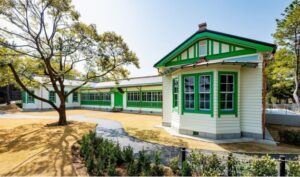 横浜・金沢区「旧長濱検疫所一号停留所」スタバが活用！ 今夏オープン