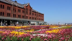 横浜赤レンガ倉庫で「フラワー ガーデン」夜はライトアップも!3/27~