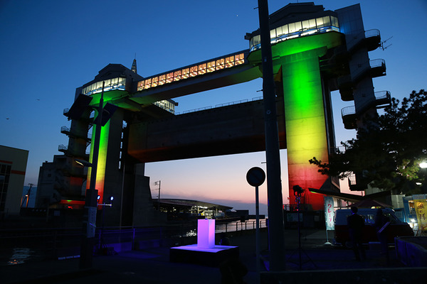 静岡・沼津港の大型展望水門「びゅうお」が日本夜景遺産に認定！
