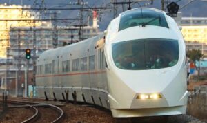 ロマンスカーミュージアムに「VSE(50000形)」展示開始！3/19日～