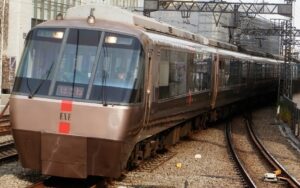 小田原駅発、走行距離「8km」？ 超短距離のロマンスカーが3月運行へ！