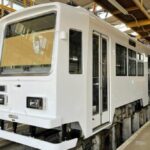愛知・豊橋鉄道で「すっぴん未塗装」の路面電車！5日間だけの限定運行