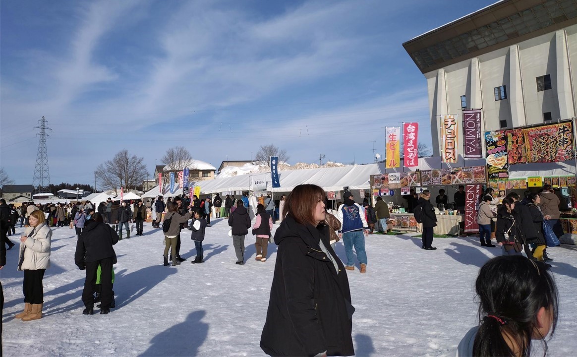 新潟「十日町雪まつり」2/20~22日開催 雪像やグルメ、雪上花火も!