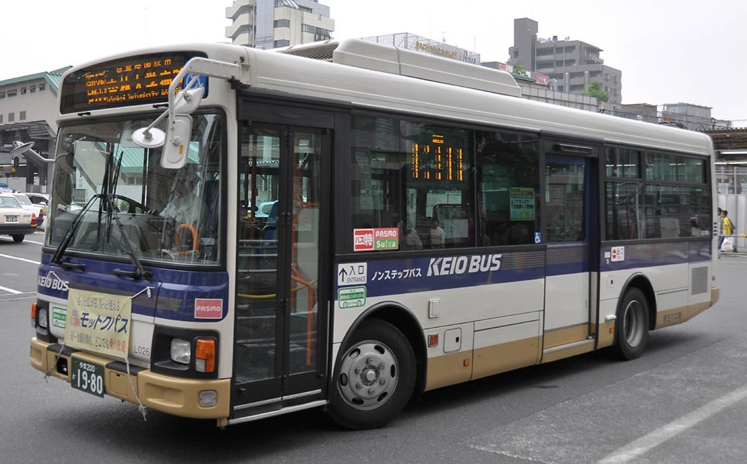 京王バスが「クレカ乗車」拡大、本格導入へ　300台が対応！3/27日～