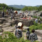 秩父・長瀞の岩畳で、藤の開花に合わせ「長瀞藤まつり」開催！4/26日～