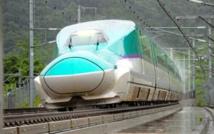 北海道新幹線の札幌延伸「採算が取れない」と指摘！工事中止の可能性も