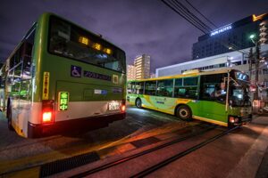 大都会「東京」でさえ進むバス路線の休止・廃止　深刻化する運転手不足
