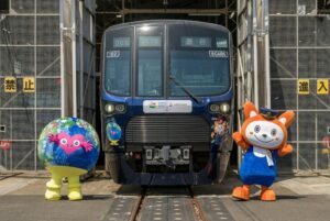 相鉄、濃紺21000系で「相鉄で行こう！」ラッピングトレインを運行開始！