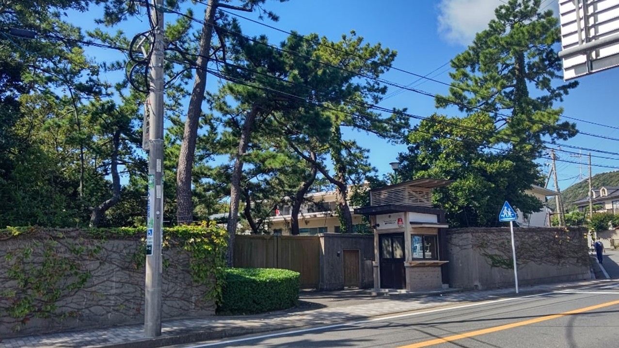 神奈川「葉山御用邸」裏の橋、老朽化による架け替えに寄付3億円超集まる!
