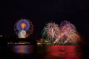 東伊豆・稲取温泉で特別な10日間！夜空を彩る「花火演舞」7月20日～