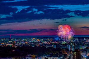 石川県で2つの花火大会、計3万発超の迫力！ 7/25 金沢大会・8/1 川北大会