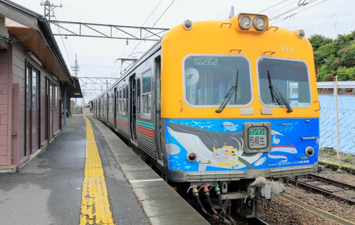 走る水族館? 群馬・上毛電鉄「水族館電車」で暑さを忘れる沿線の旅!