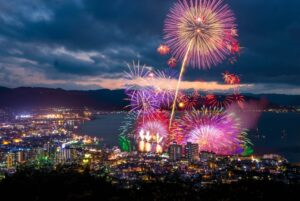 長野・諏訪市で「第78回 諏訪湖祭湖上花火大会」開催！ 8月15日