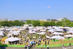 東京蚤の市2026秋、昭和記念公園に300組超が集結!あんこフェスも!10月31日~