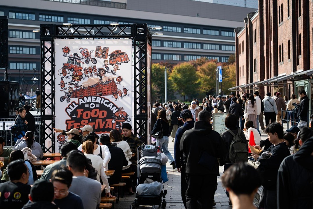 横浜赤レンガ倉庫でアメリカンフードフェス2026！10月17・18日開催
